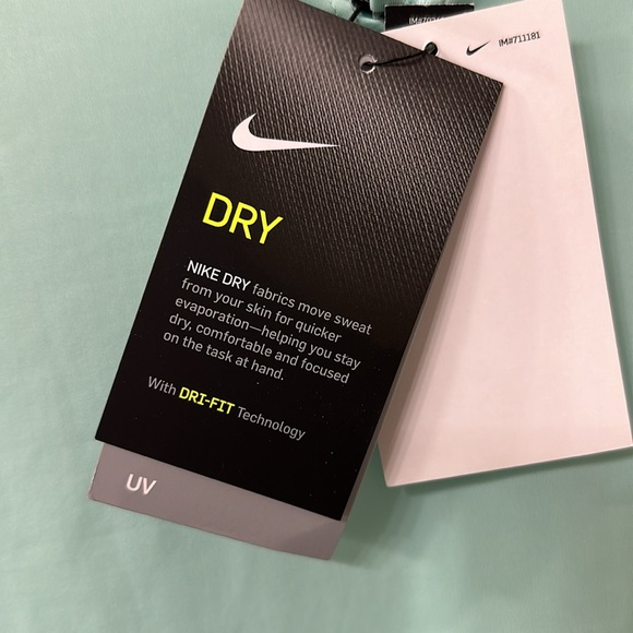 Nike Golf UPF 40+ Pullover NWT - Picture 3 of 6